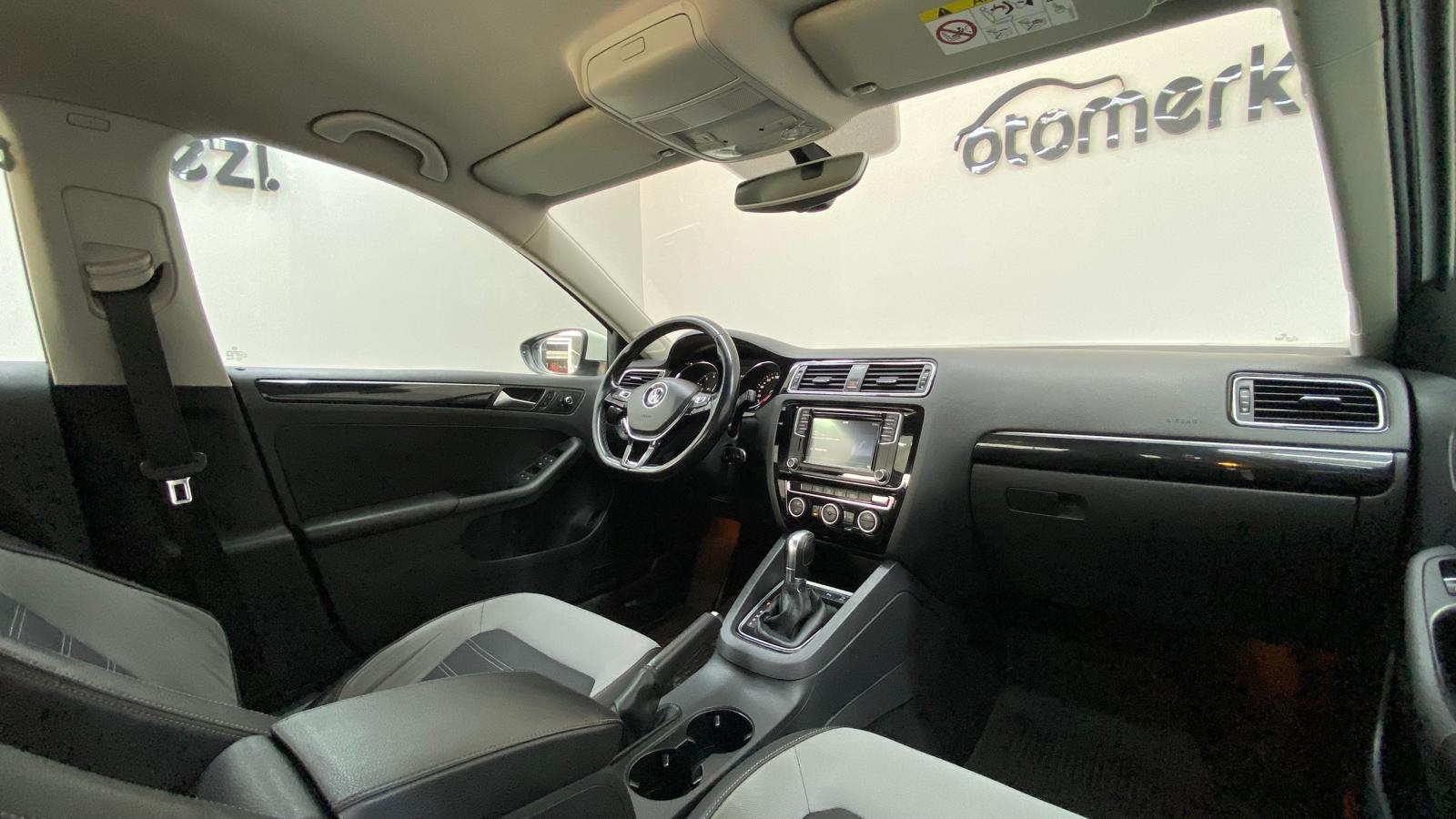 VOLKSWAGEN JETTA 12